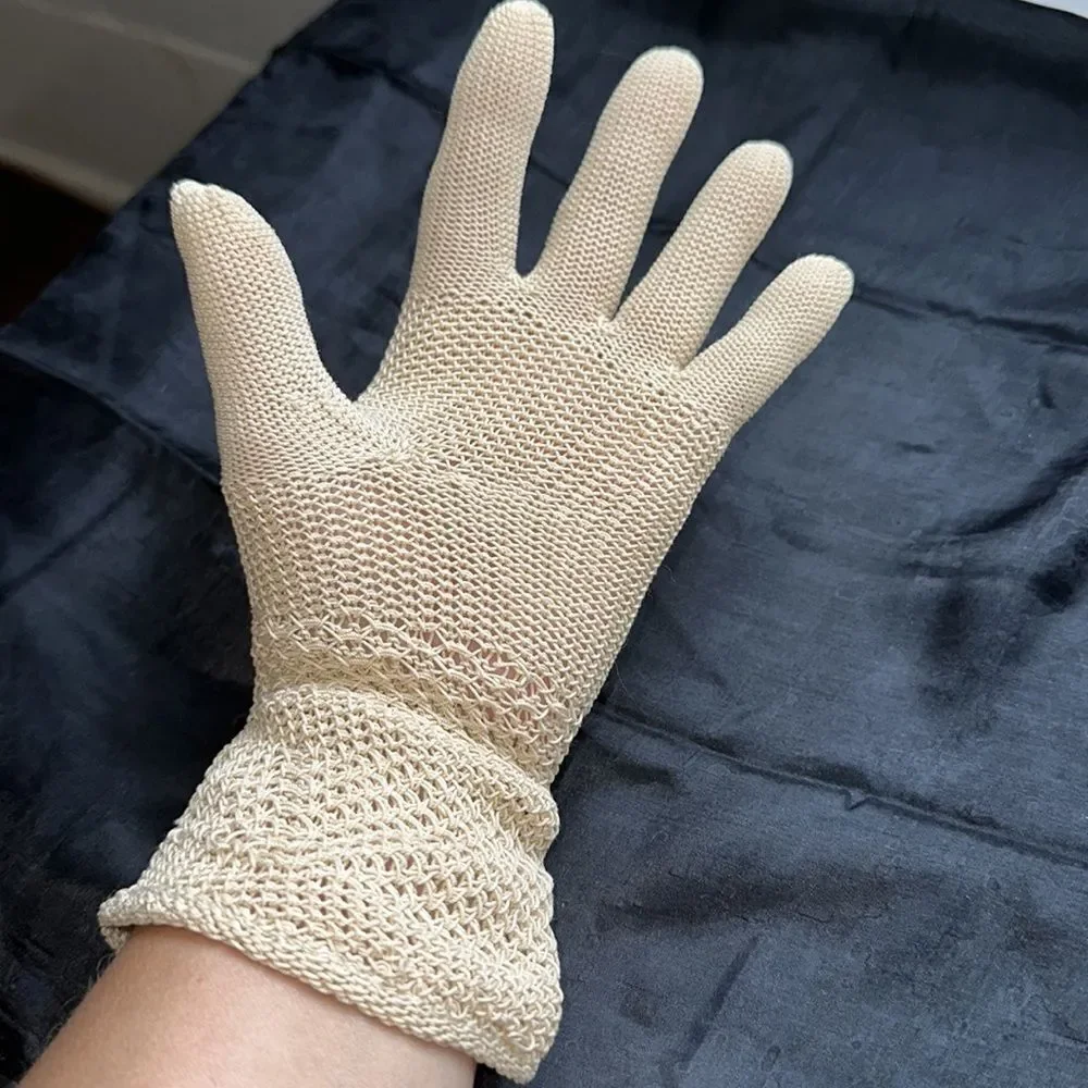 Vintage light tan‎ crochet gloves
